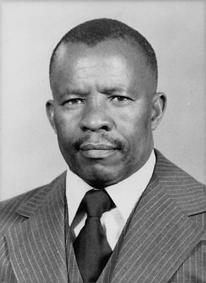 vintage-photo-of-portrait-of-quett-masire-9113de592a8916083a04e34499059cb9