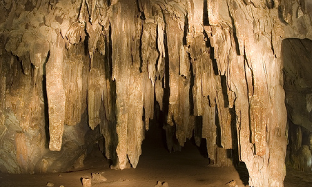 yb-gcwihaba-caves
