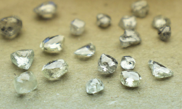 yb-tsodilo-101-diamonds